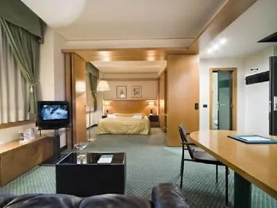 فندق أونا سينشري ميلانو 4*