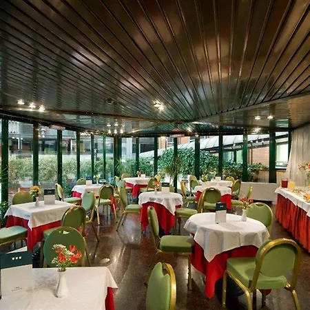Hotel Century 4*